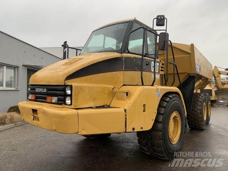 CAT 730 Зчленовані самоскиди