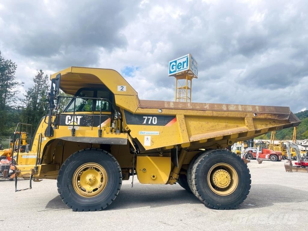 CAT 770 Зчленовані самоскиди
