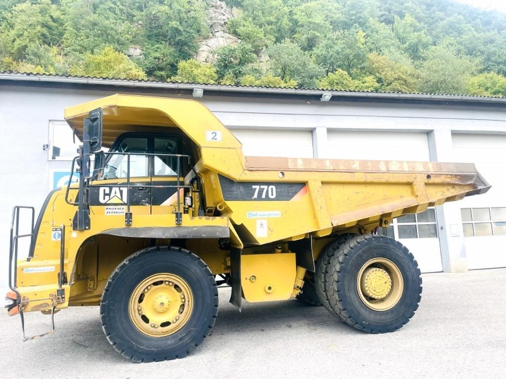 CAT 770 Зчленовані самоскиди