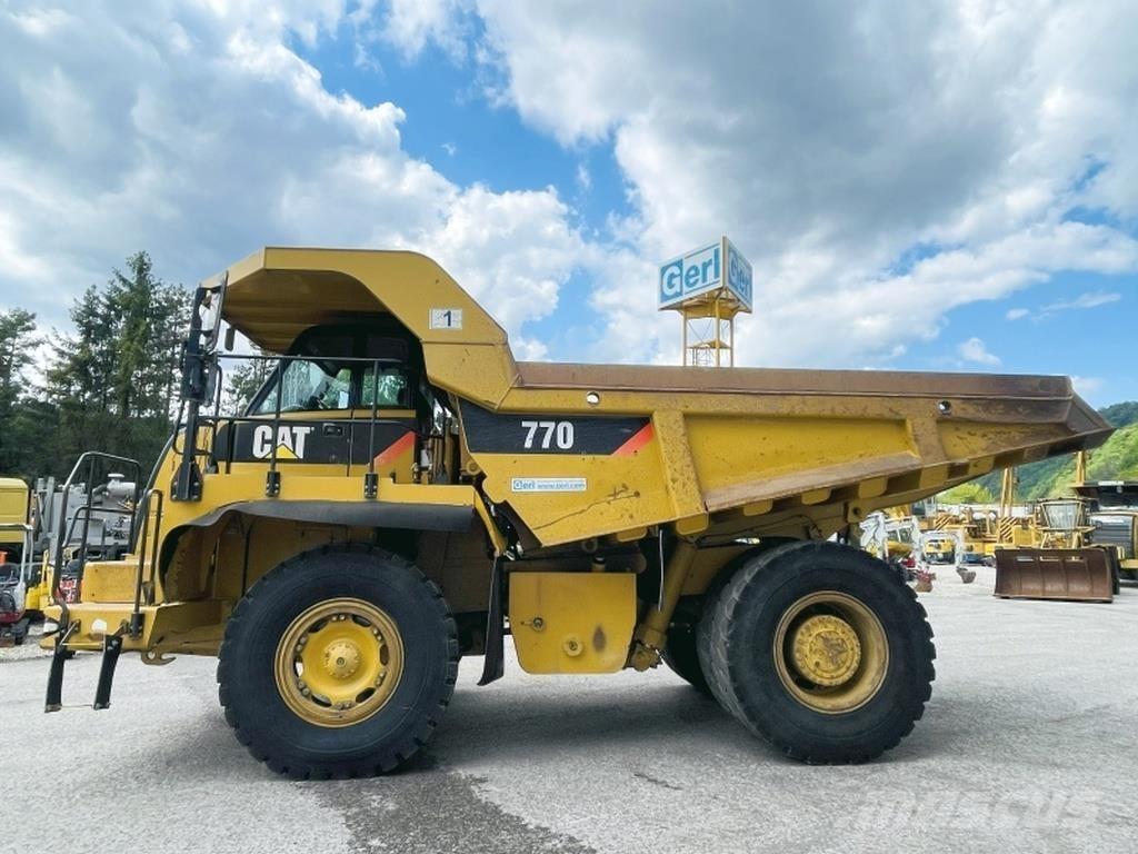CAT 770 Зчленовані самоскиди