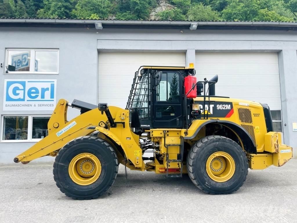 CAT 962M Фронтальні навантажувачі