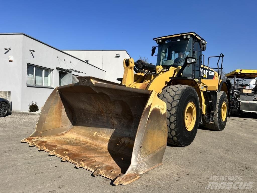 CAT 966 M Фронтальні навантажувачі