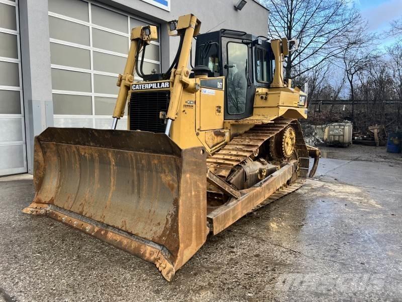 CAT D 6 T Гусеничні бульдозери
