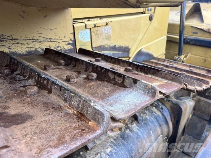 CAT D 6 T Гусеничні бульдозери