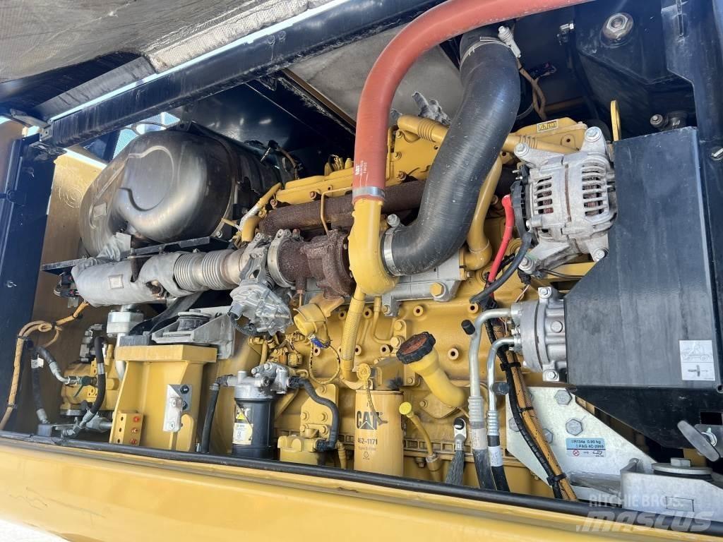 CAT M 320 F Колісні екскаватори