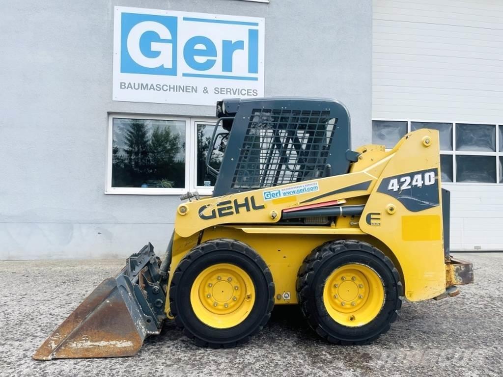 Gehl SL4240 Міні-навантажувачі