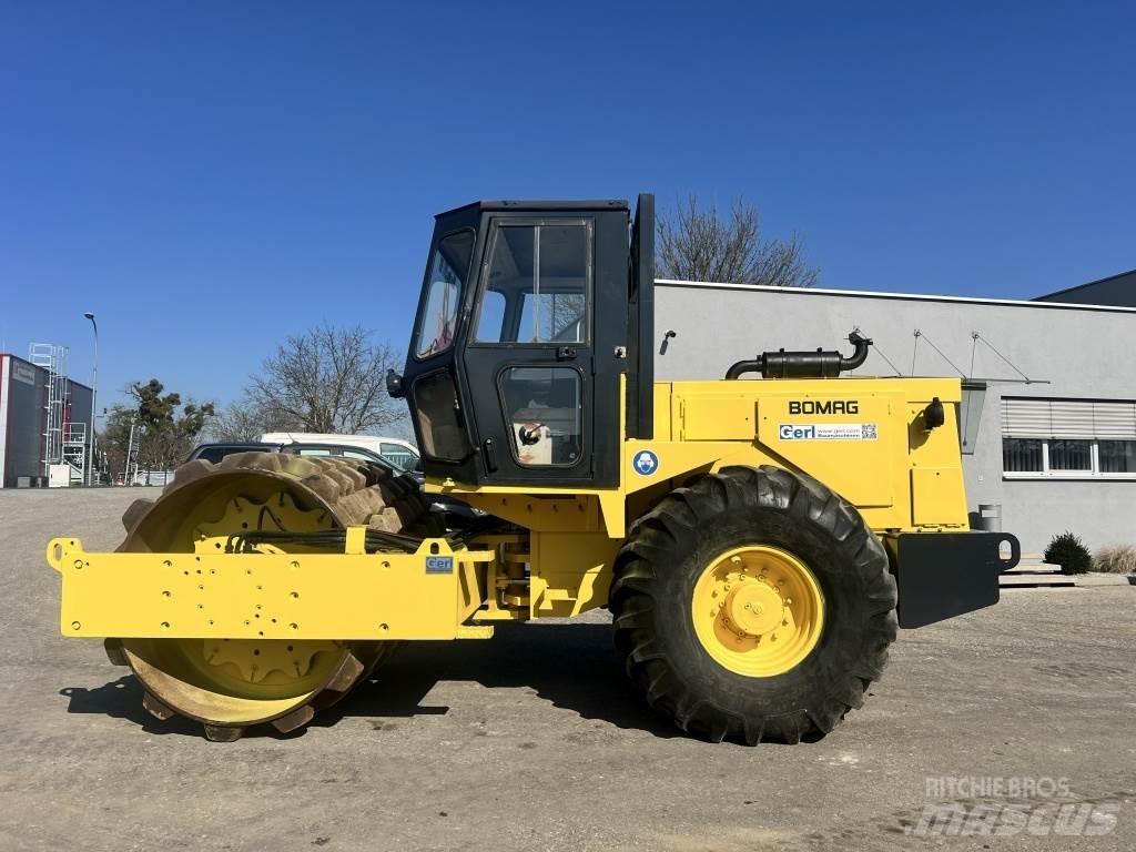 JCB Vibromax W 1402 PD Грунтові котки