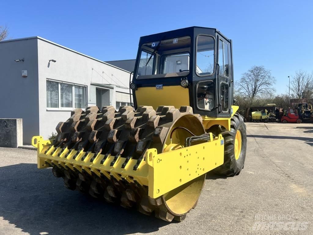 JCB Vibromax W 1402 PD Грунтові котки
