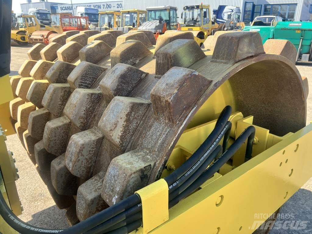 JCB Vibromax W 1402 PD Грунтові котки