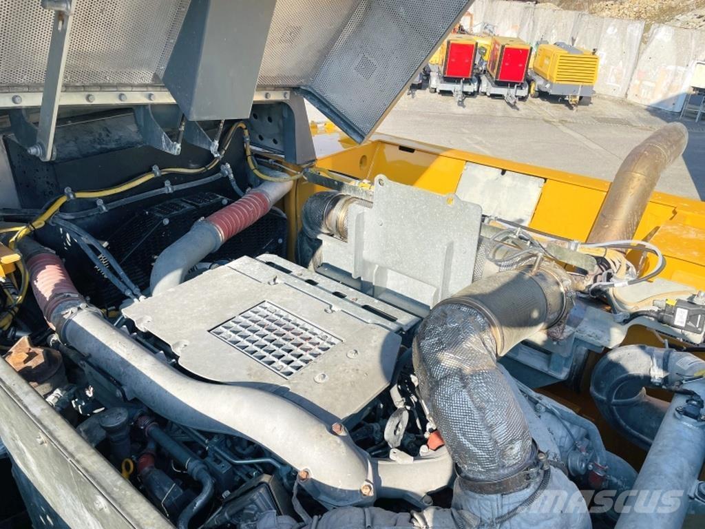 Liebherr R976 HD Гусеничні екскаватори