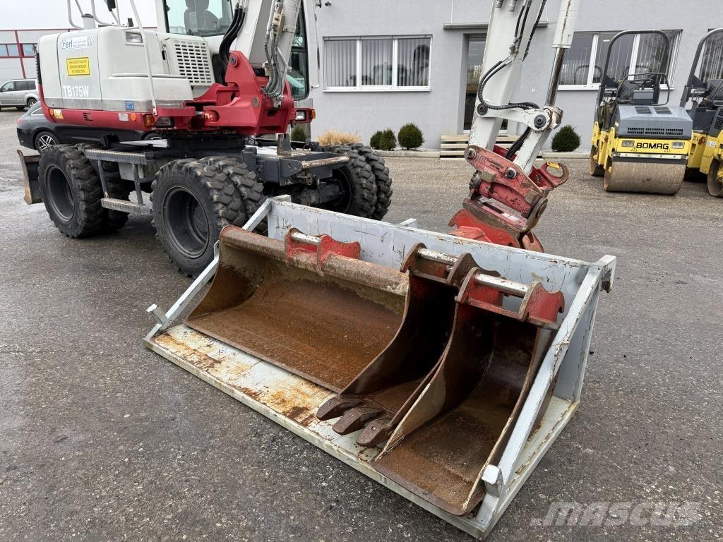 Takeuchi TB 175 W Колісні екскаватори