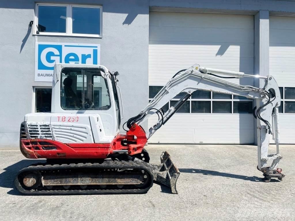 Takeuchi TB250 Міні-екскаватори < 7т