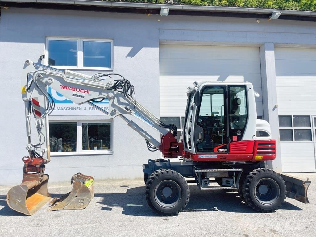 Takeuchi TB295W Колісні екскаватори