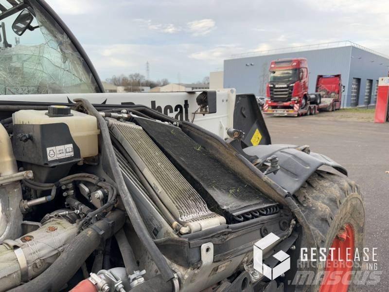 Bobcat TL38.70 Річ-трак із високим підйомом