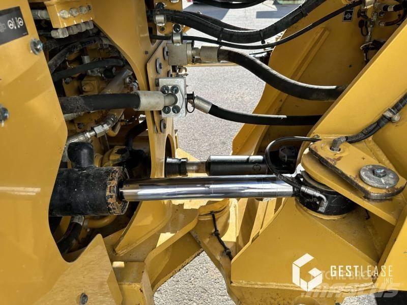 CAT 966M Фронтальні навантажувачі