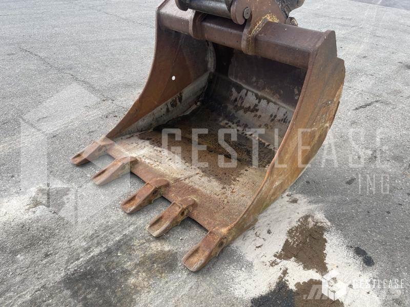 Doosan DX235LC Гусеничні екскаватори