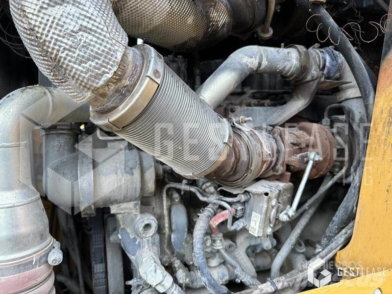 Liebherr LR636 Гусеничні вантажники