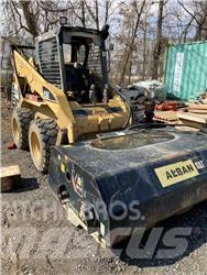 CAT 262B Міні-навантажувачі