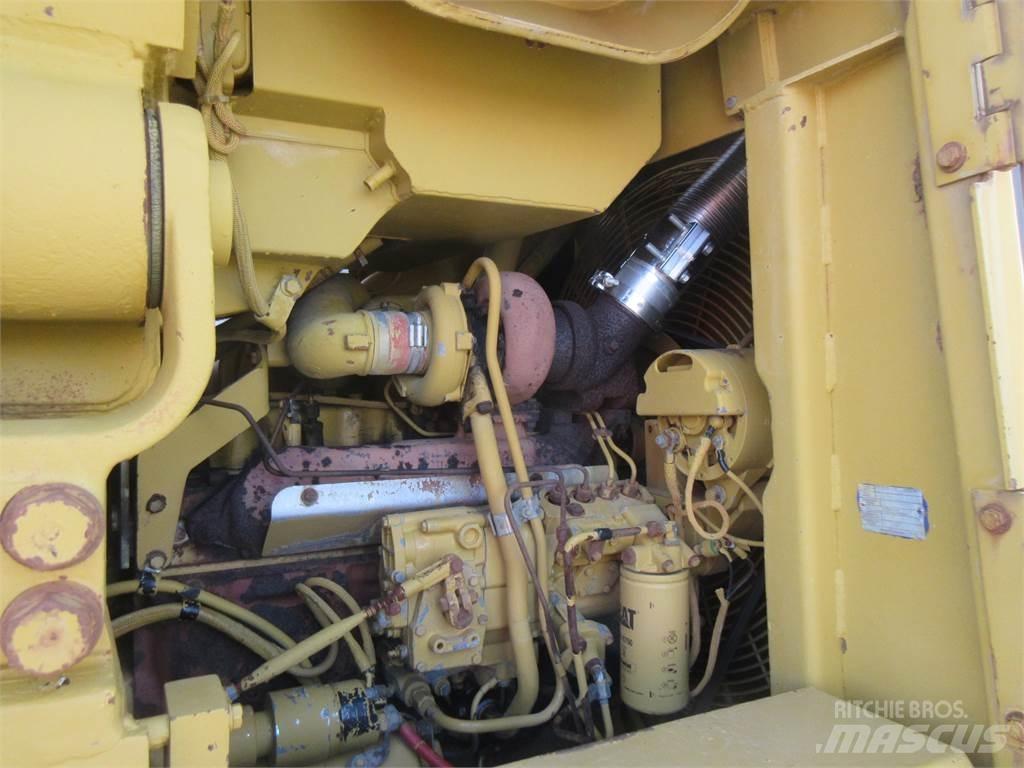 CAT 963 Гусеничні бульдозери