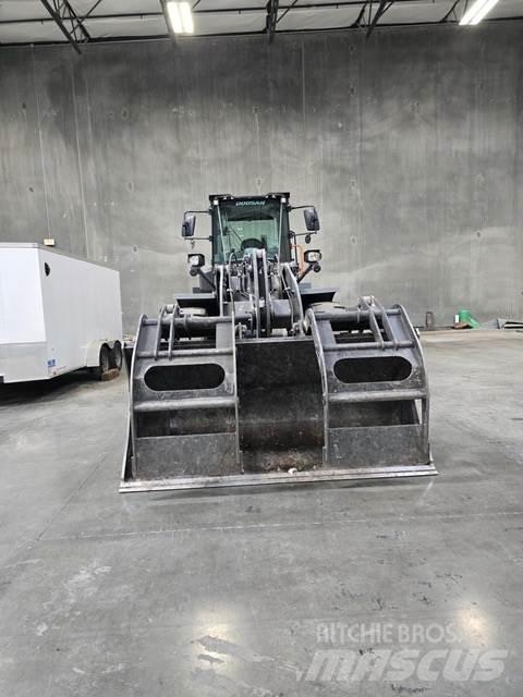Doosan DL250-7 Фронтальні навантажувачі