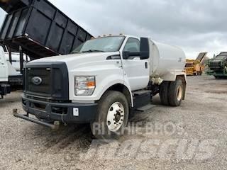 Ford F750 Поливальні машини
