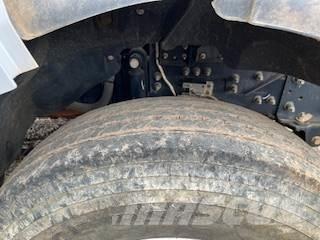 Ford F750 Поливальні машини