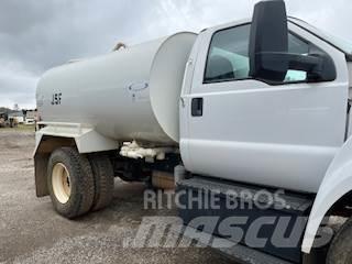 Ford F750 Поливальні машини