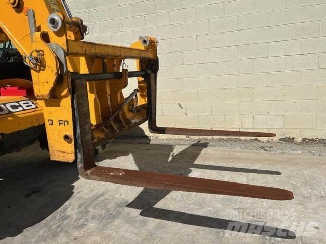 JCB 535-95 Інше