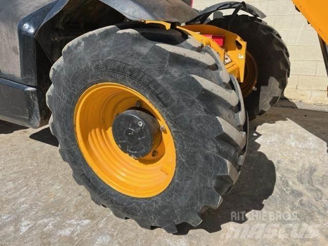 JCB 535-95 Інше