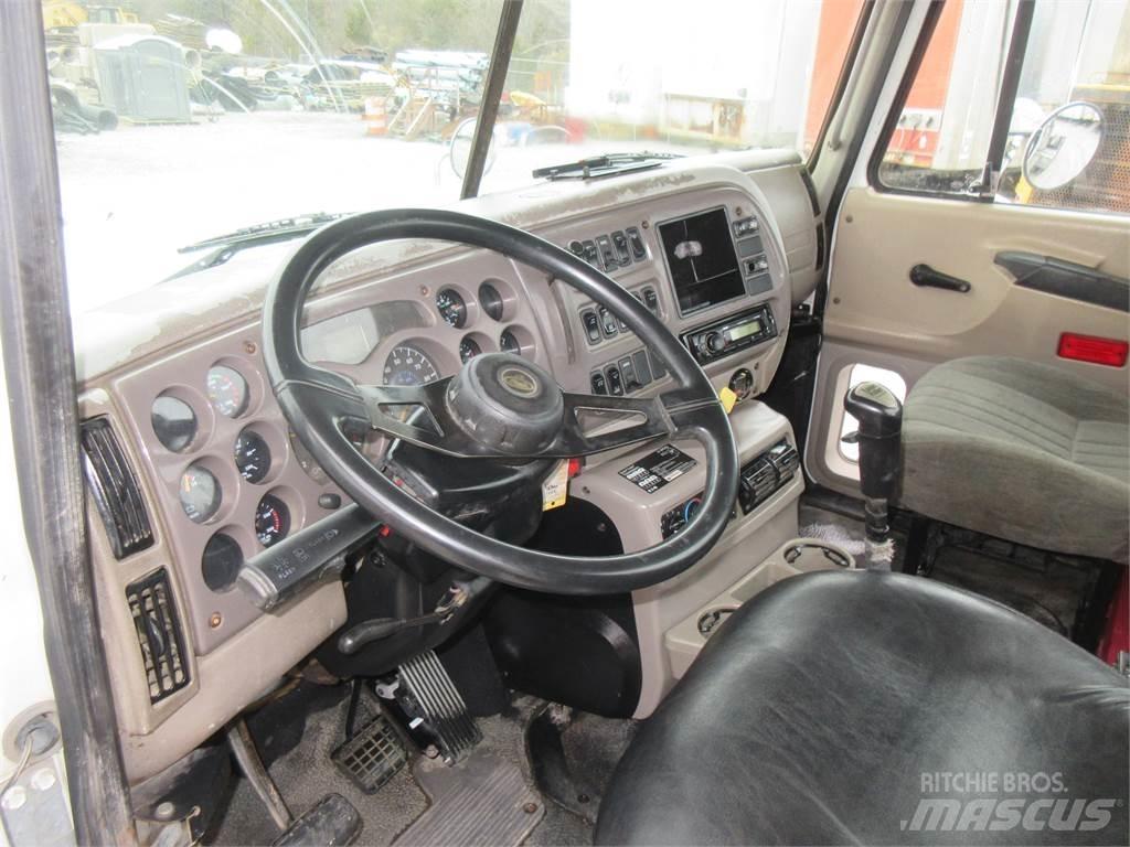Mack CHN613 Тягачі