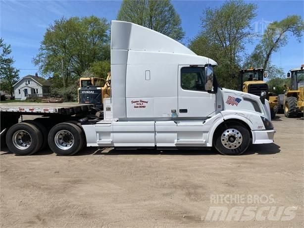 Volvo VNL64T670 Тягачі