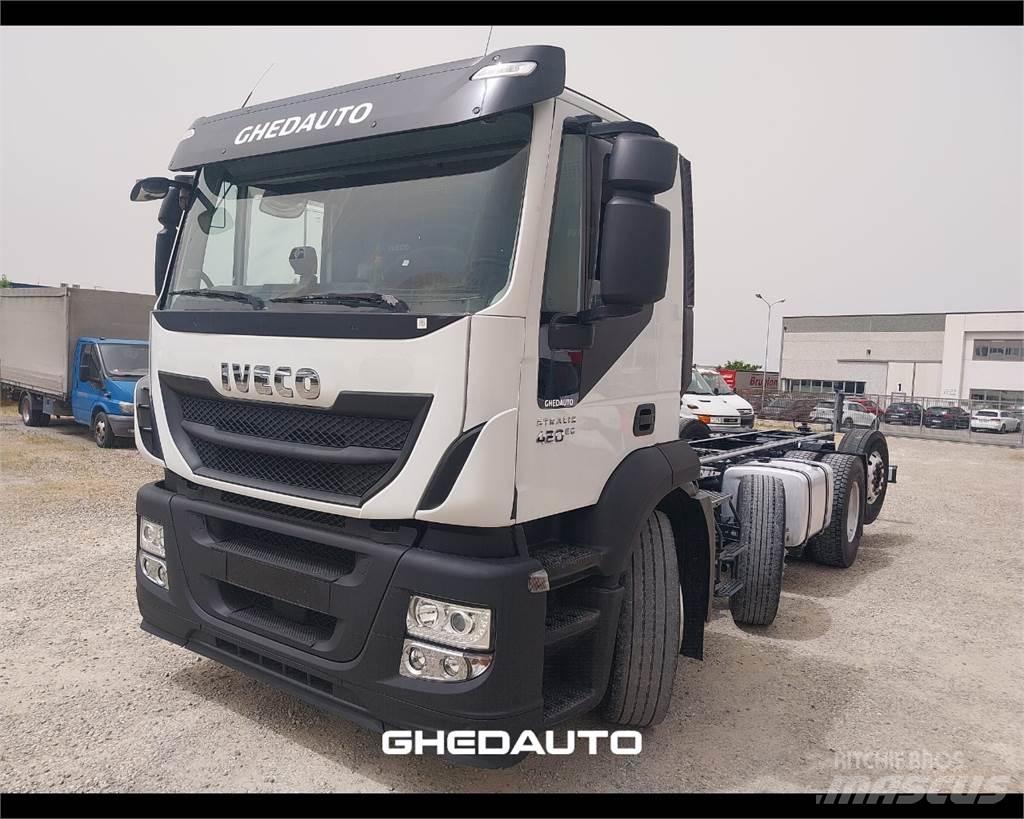 Iveco AD440S42 Фургони