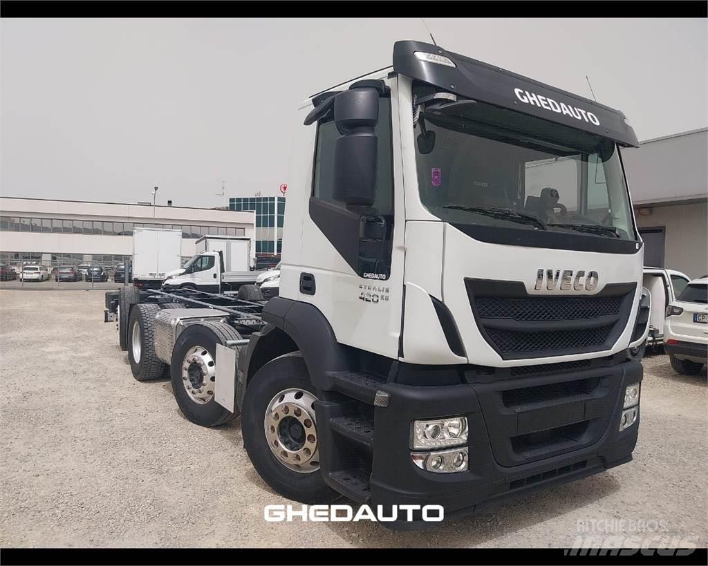 Iveco AD440S42 Фургони