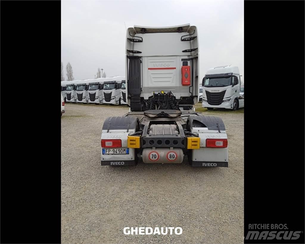 Iveco AS440ST/P Фургони