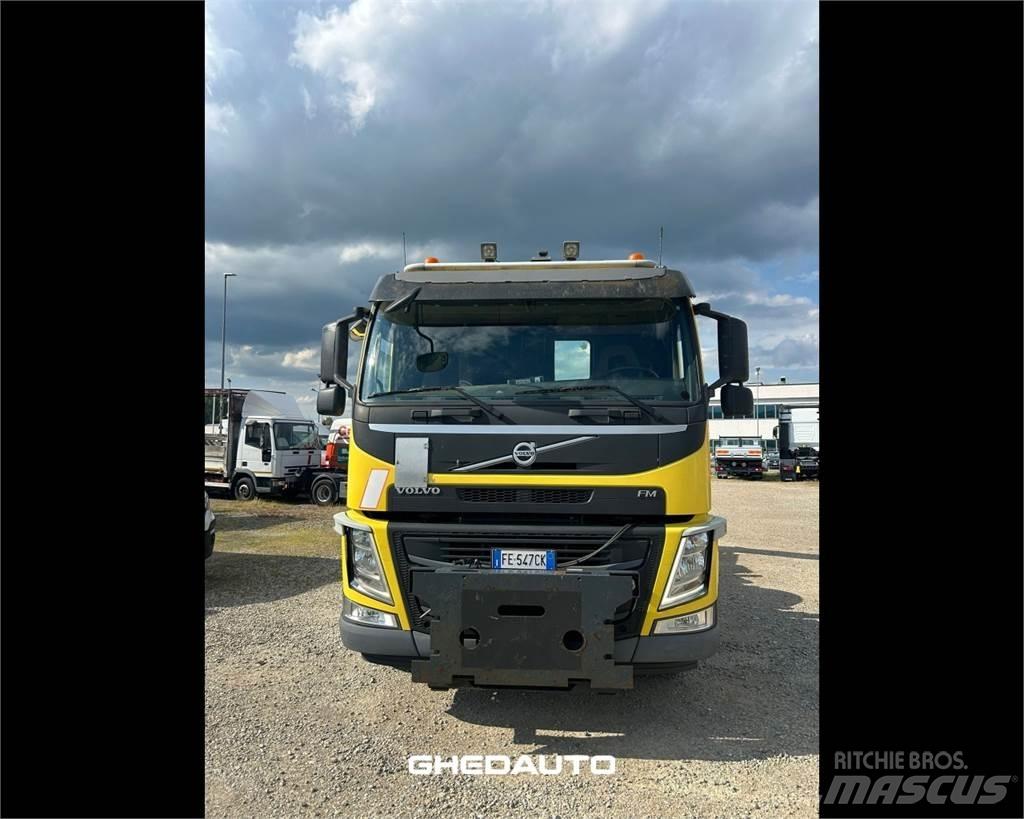 Volvo TRUCKS VOLVO Фургони