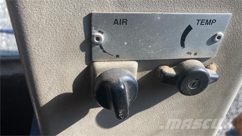 CASE 321B Фронтальні навантажувачі