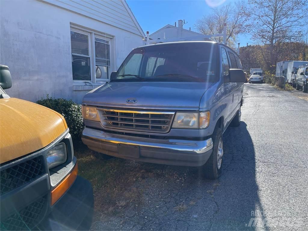 Ford E-250 Панельні фургони