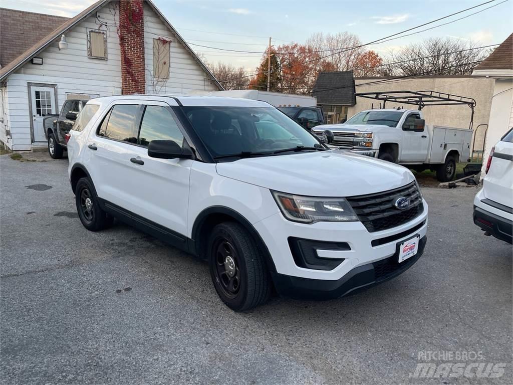 Ford Explorer Автомобілі