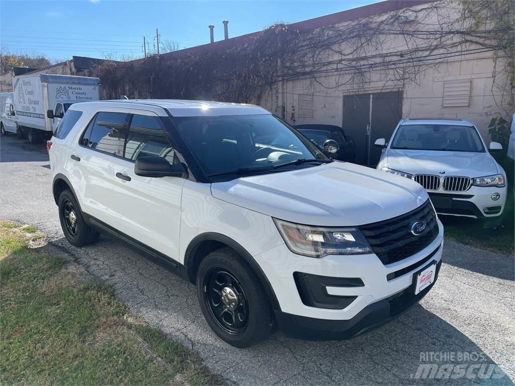 Ford Explorer Автомобілі