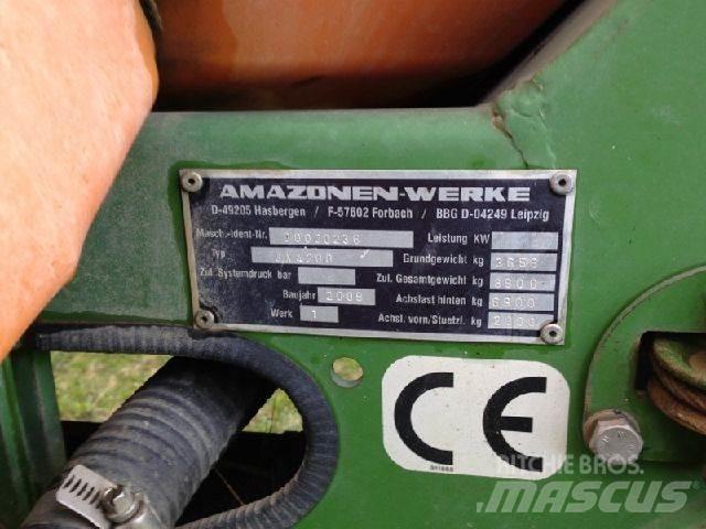 Amazone UX 4200 Причіпні обприскувачі