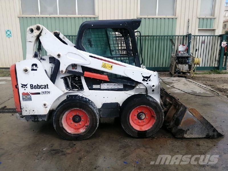 Bobcat S590 Фронтальні навантажувачі