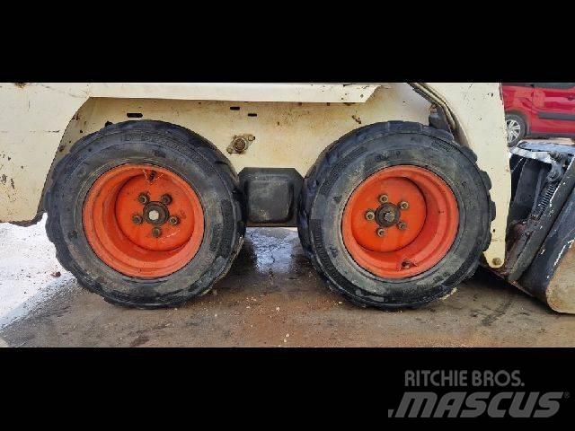 Bobcat S70 Фронтальні навантажувачі