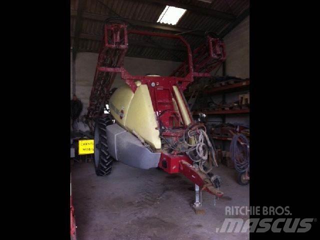 Hardi COMMANDER Причіпні обприскувачі