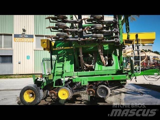 John Deere 750A Інші сівалки