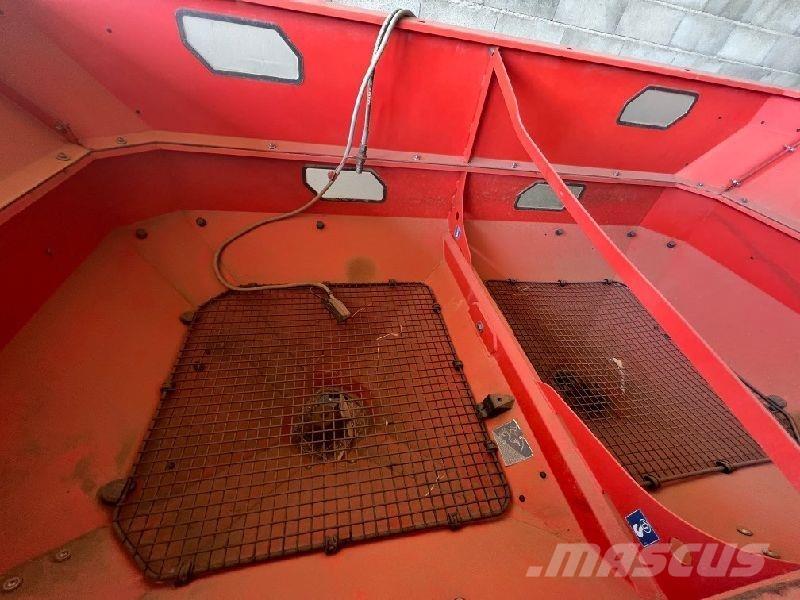 Kuhn AXIS 40.2 Розсіювач мінеральних добрив