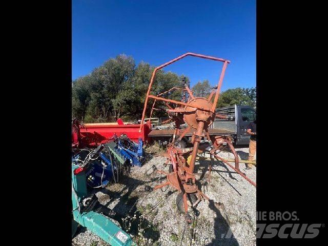 Kuhn GF5001MH Граблі і сінозворушувачі