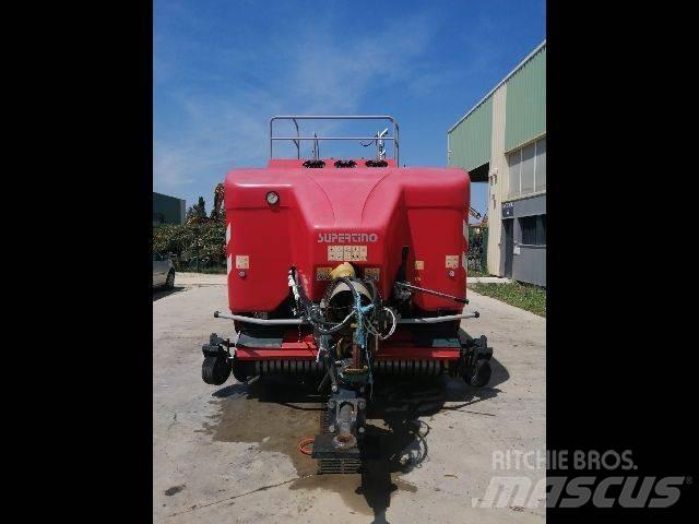 Supertino 712R Тюкові прес-підбирачі