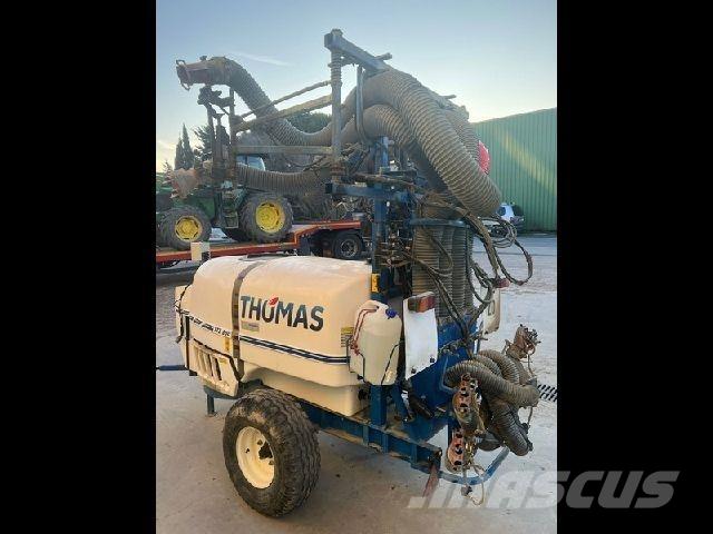 Thomas TTZ 800 Причіпні обприскувачі