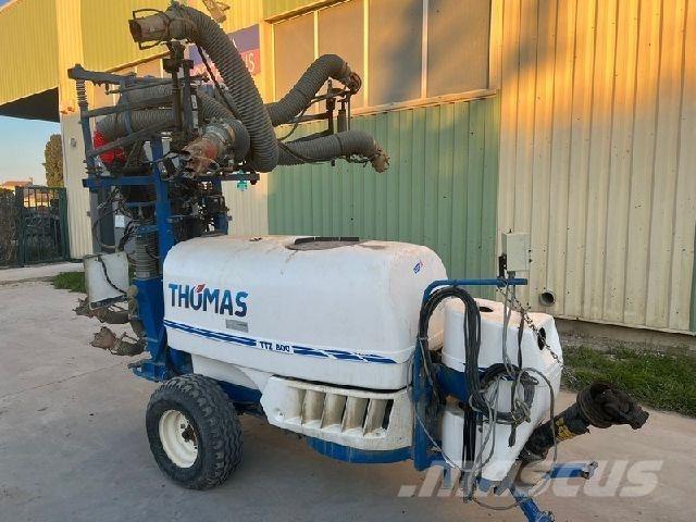 Thomas TTZ 800 Причіпні обприскувачі