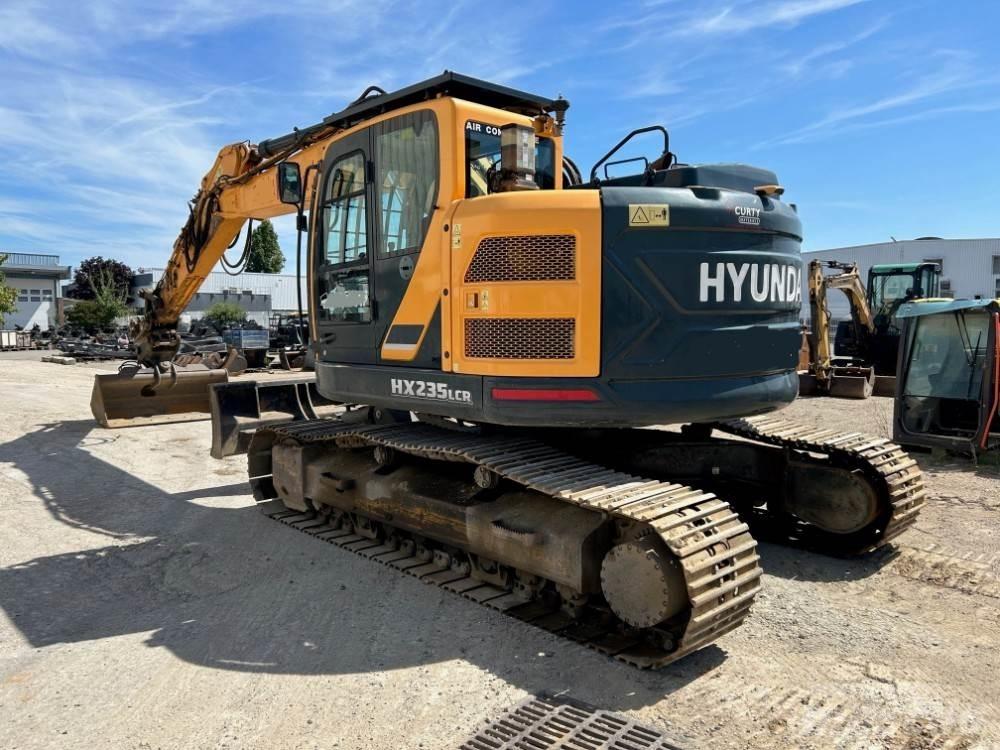 Hyundai HX235LCR Гусеничні екскаватори